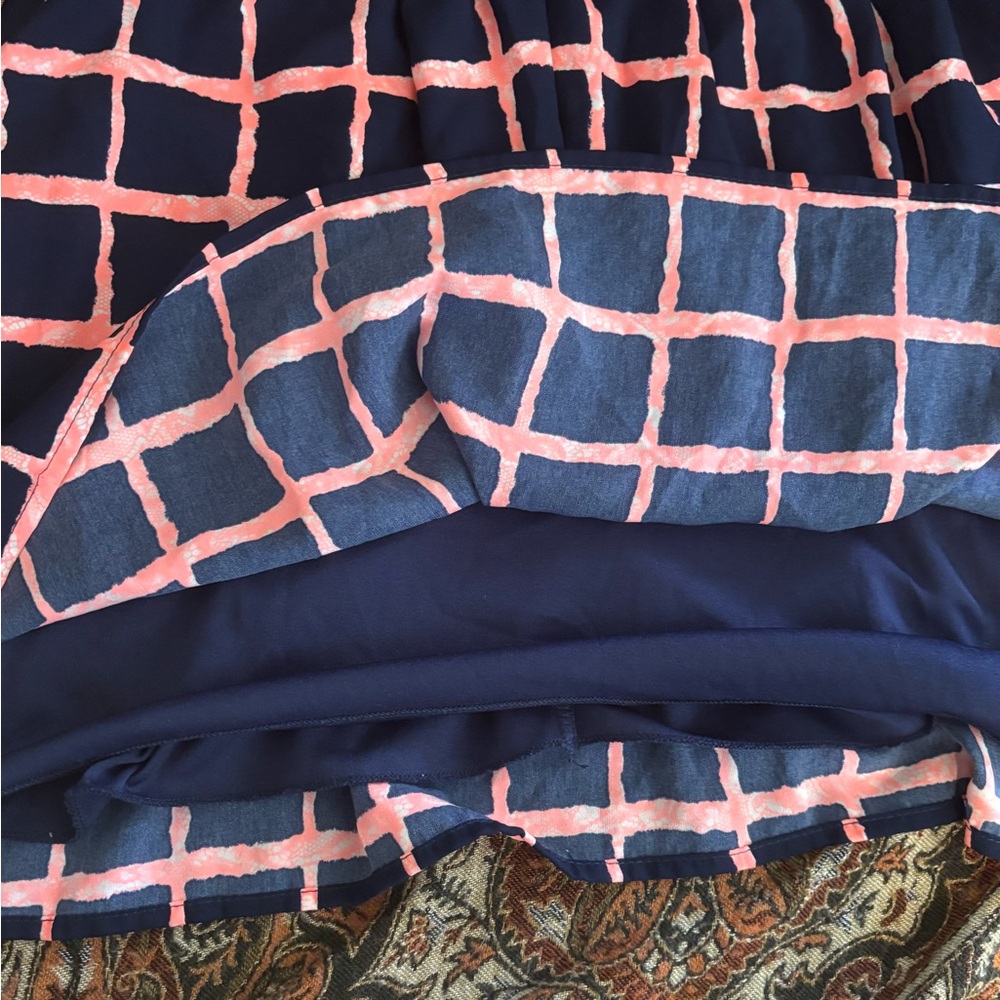 Mi a mi Francesca’s Navy and Coral Patterned Skirt - Picture 9 of 12